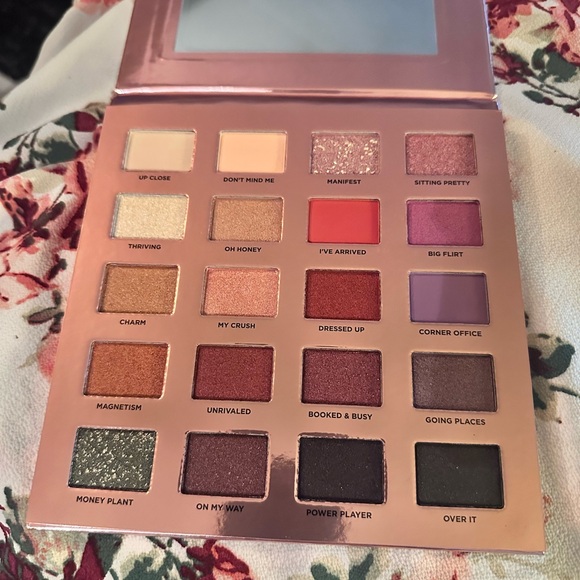 Iconic London Eyeshadow Bundle - Picture 8 of 8